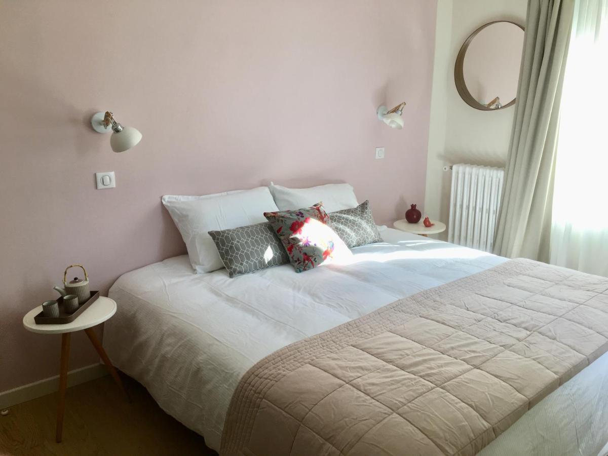 Les Terres Rouges 06 Bed & Breakfast กียูมส์ ภายนอก รูปภาพ