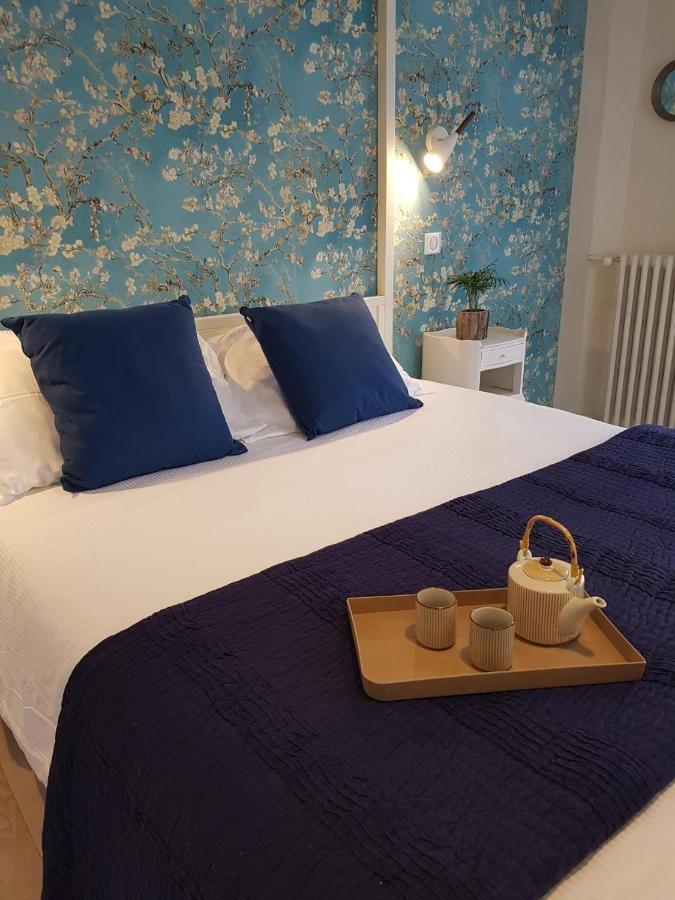 Les Terres Rouges 06 Bed & Breakfast กียูมส์ ภายนอก รูปภาพ
