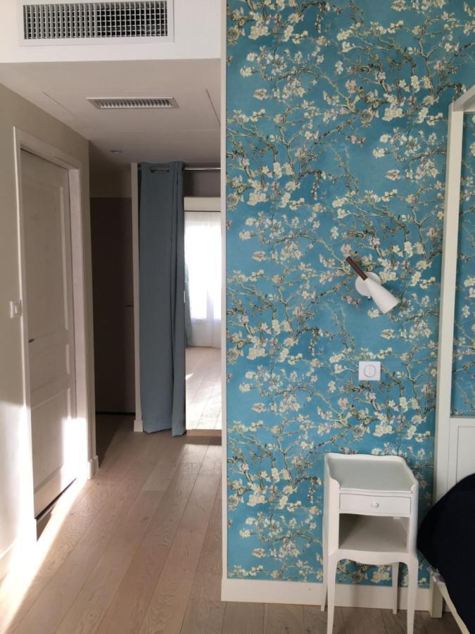 Les Terres Rouges 06 Bed & Breakfast กียูมส์ ภายนอก รูปภาพ