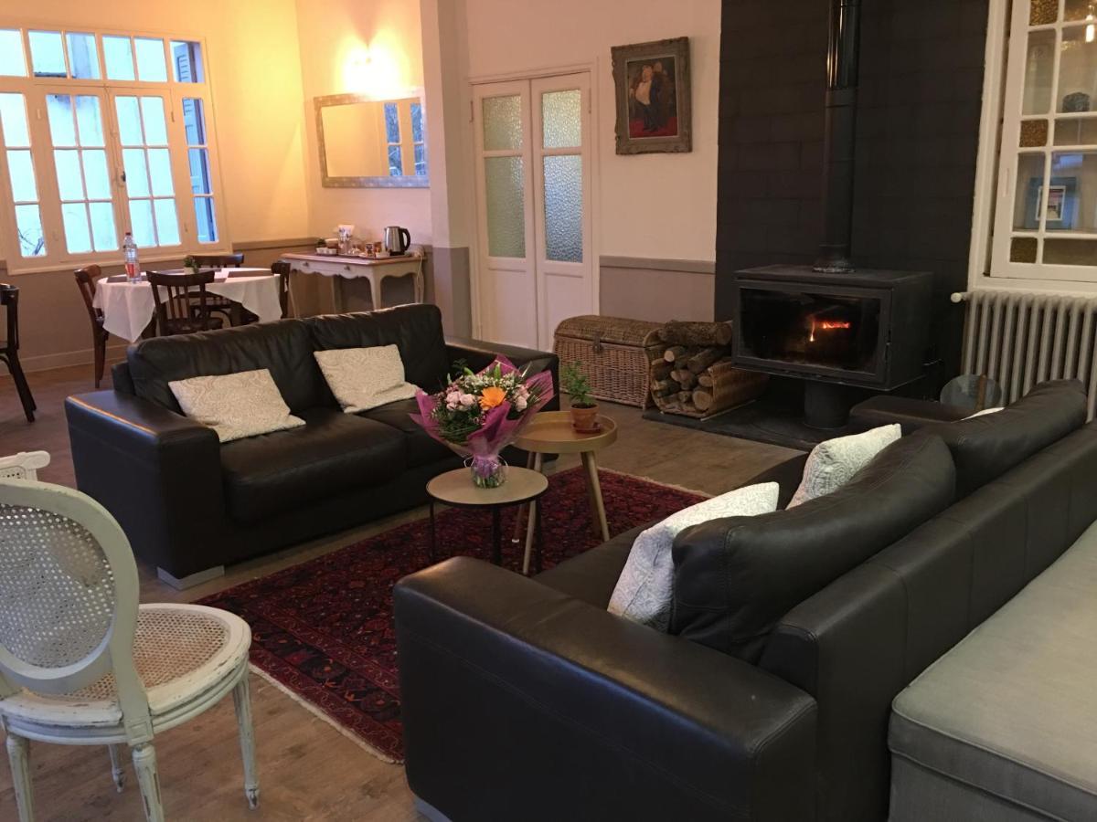 Les Terres Rouges 06 Bed & Breakfast กียูมส์ ภายนอก รูปภาพ