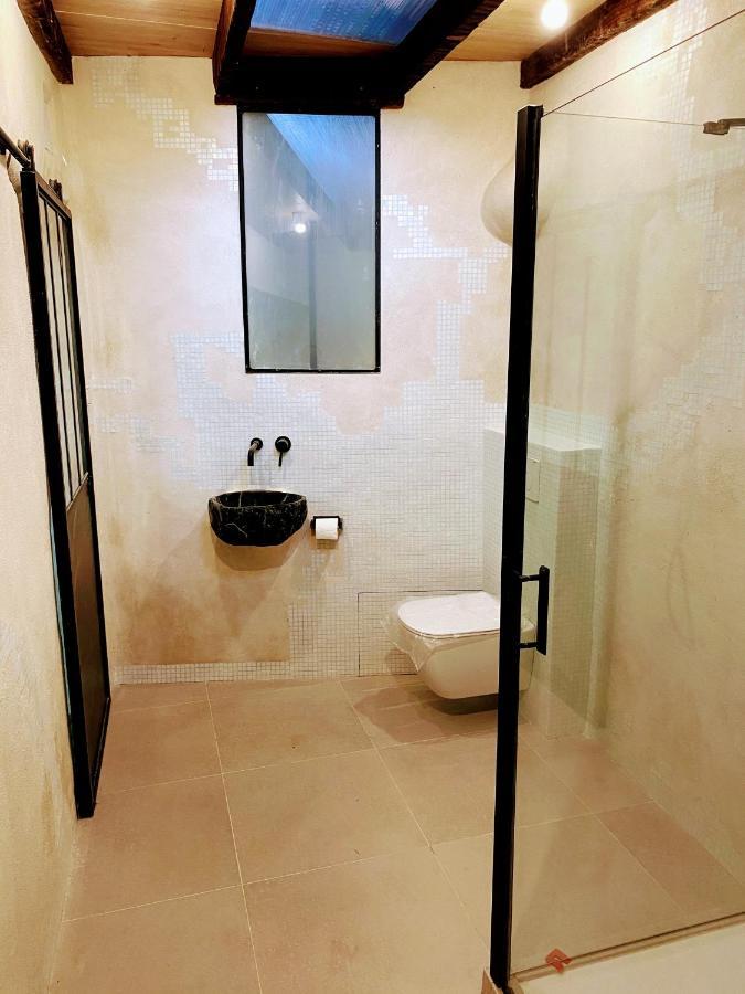 Les Terres Rouges 06 Bed & Breakfast กียูมส์ ภายนอก รูปภาพ
